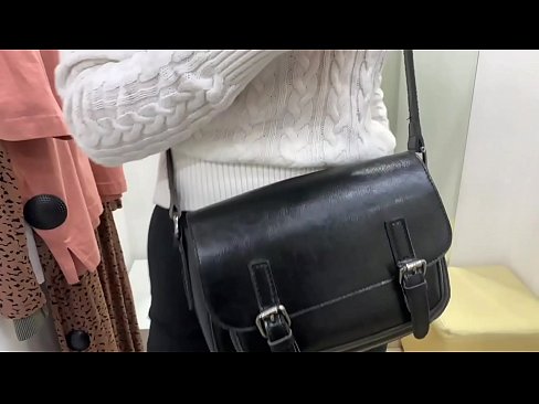 ❤️ Masturbació pública de la jove gossa FeralBerry amb un consolador al provador ☑ Vídeo porno a nosaltres ca.milfnut-net.ru